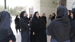 حضور سرکار خانم زلالی در تعدادی از دبیرستانهای دخترانه شهرستان آرادان و دیدار با فرهنگیان و دانش آموزان به نمایندگی از اردشیر مطهری